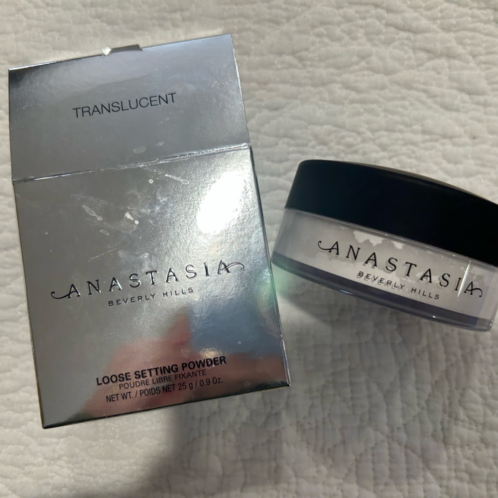 🌟BOGO🌟 Buy 1, Get 1 1/2 off!!  Anastasia Setting Powder NIB